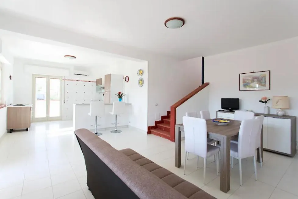 Casa Cavora - Villa Petunie Carini 0*,  Italy