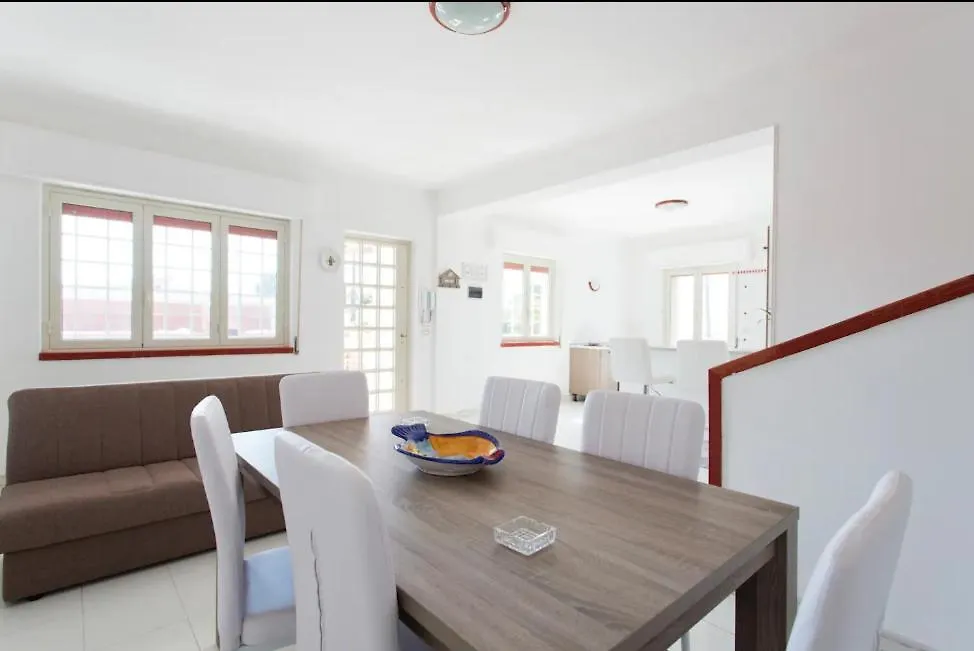 Casa Cavora - Villa Petunie Carini 0*,